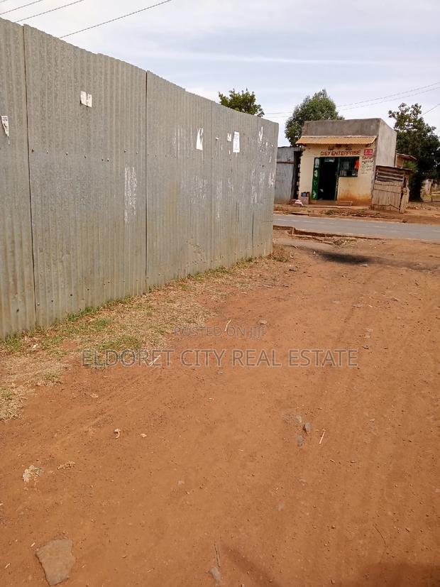 1/4 Plot Kimumu Touching Feeder Tarmac.