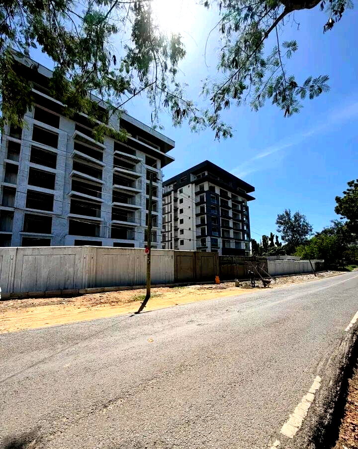 3BR All-Ensuite Apartment Steps from the Beach - Nyali