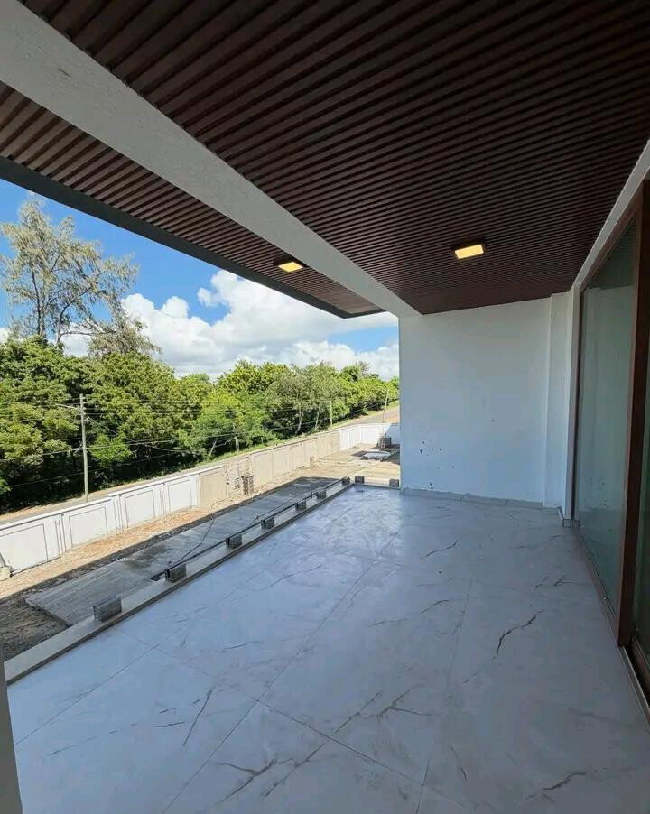 3BR All-Ensuite Apartment Steps from the Beach - Nyali