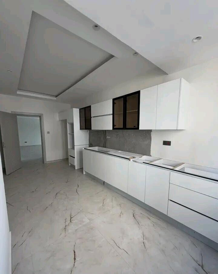 3BR All-Ensuite Apartment Steps from the Beach - Nyali