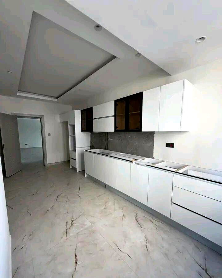 3BR All-Ensuite Apartment Steps from the Beach - Nyali