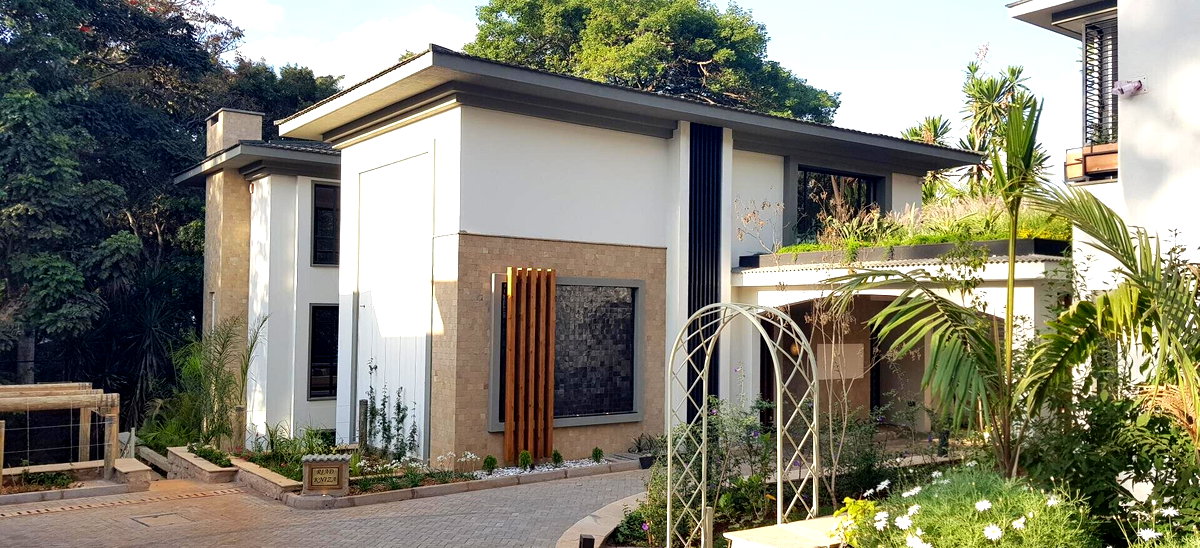Moroccan-Style 5-Bed Villa with Plunge Pool & DSQ - Lavington