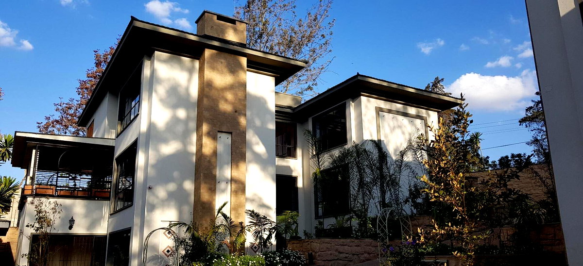 Moroccan-Style 5-Bed Villa with Plunge Pool & DSQ - Lavington