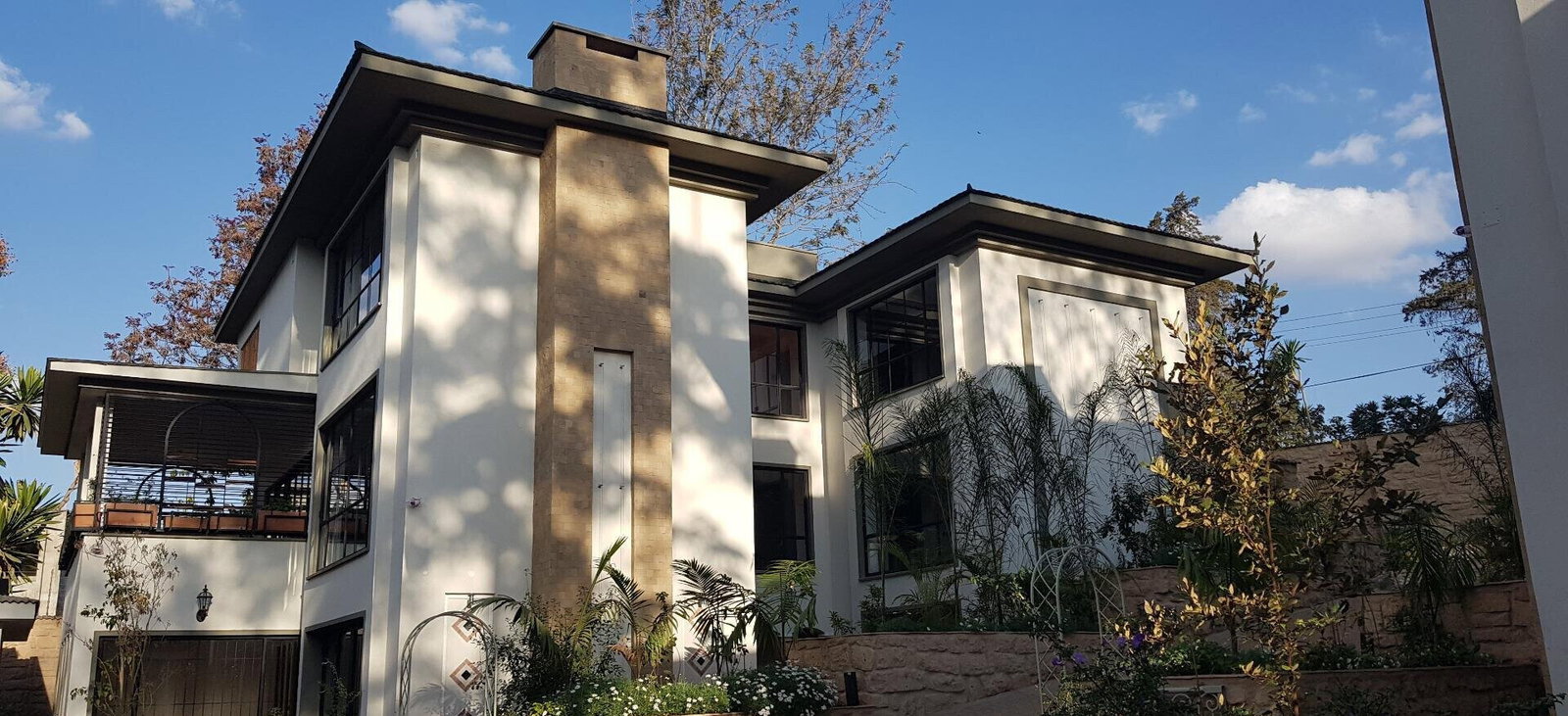 Moroccan-Style 5-Bed Villa with Plunge Pool & DSQ - Lavington