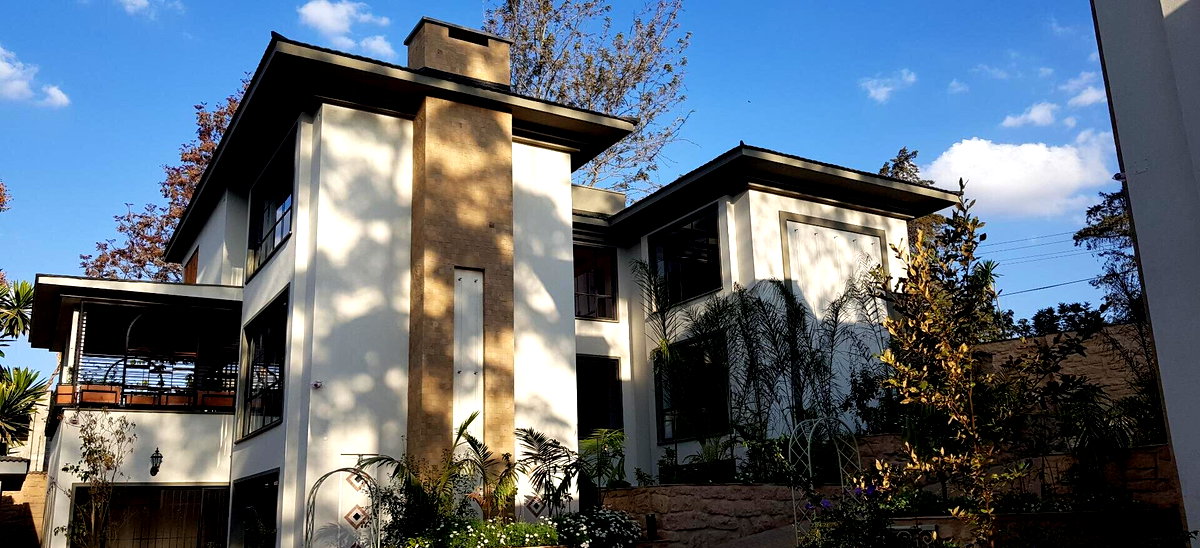 Moroccan-Style 5-Bed Villa with Plunge Pool & DSQ - Lavington