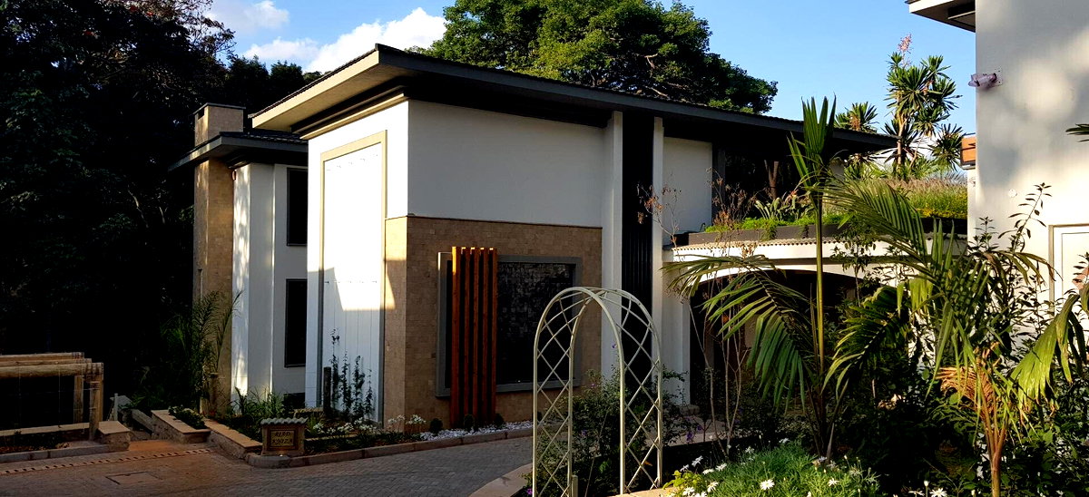 Moroccan-Style 5-Bed Villa with Plunge Pool & DSQ - Lavington
