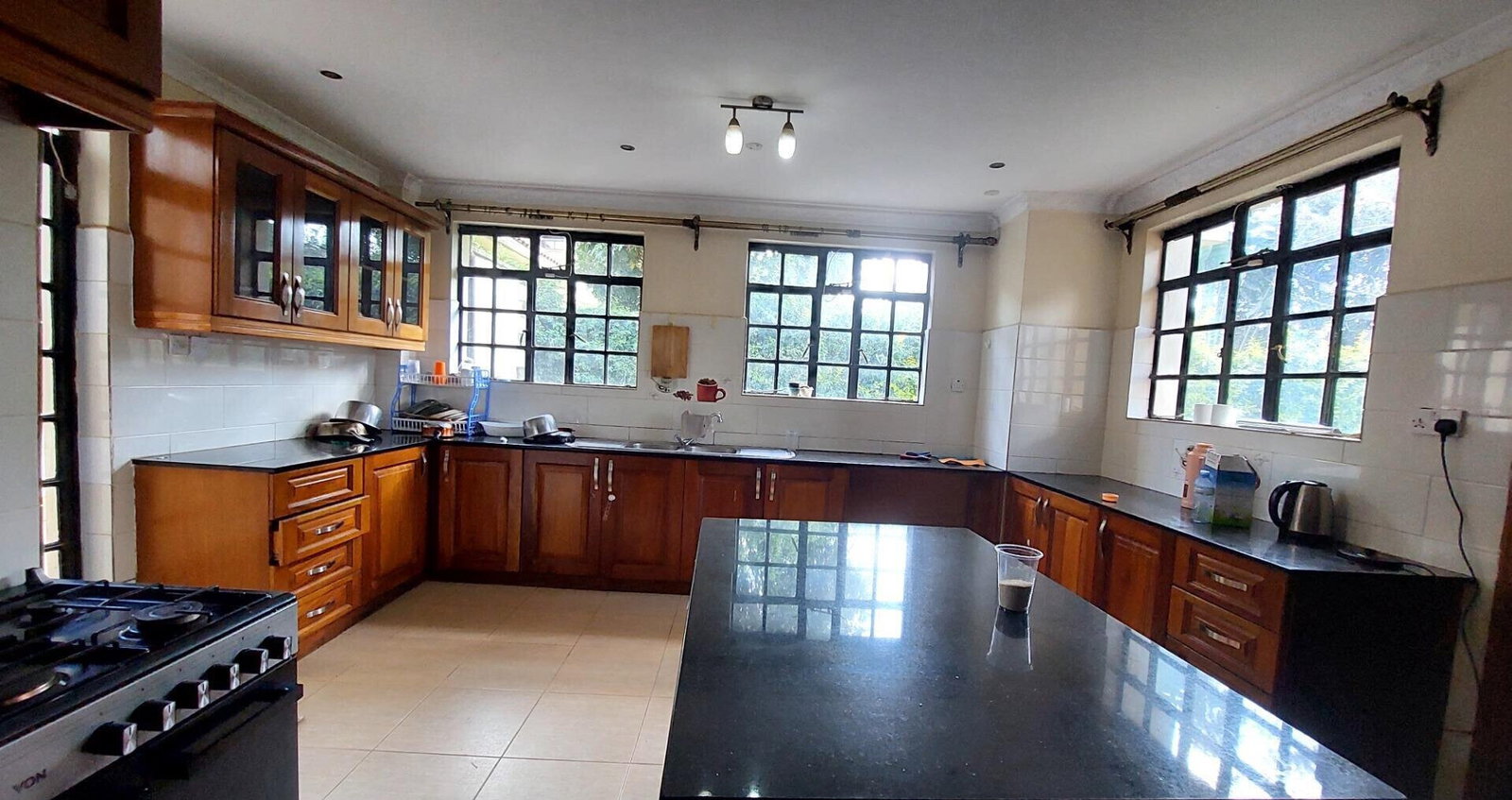 4-Ensuite Villa with Jacuzzi & DSQ on Half-Acre – Karen