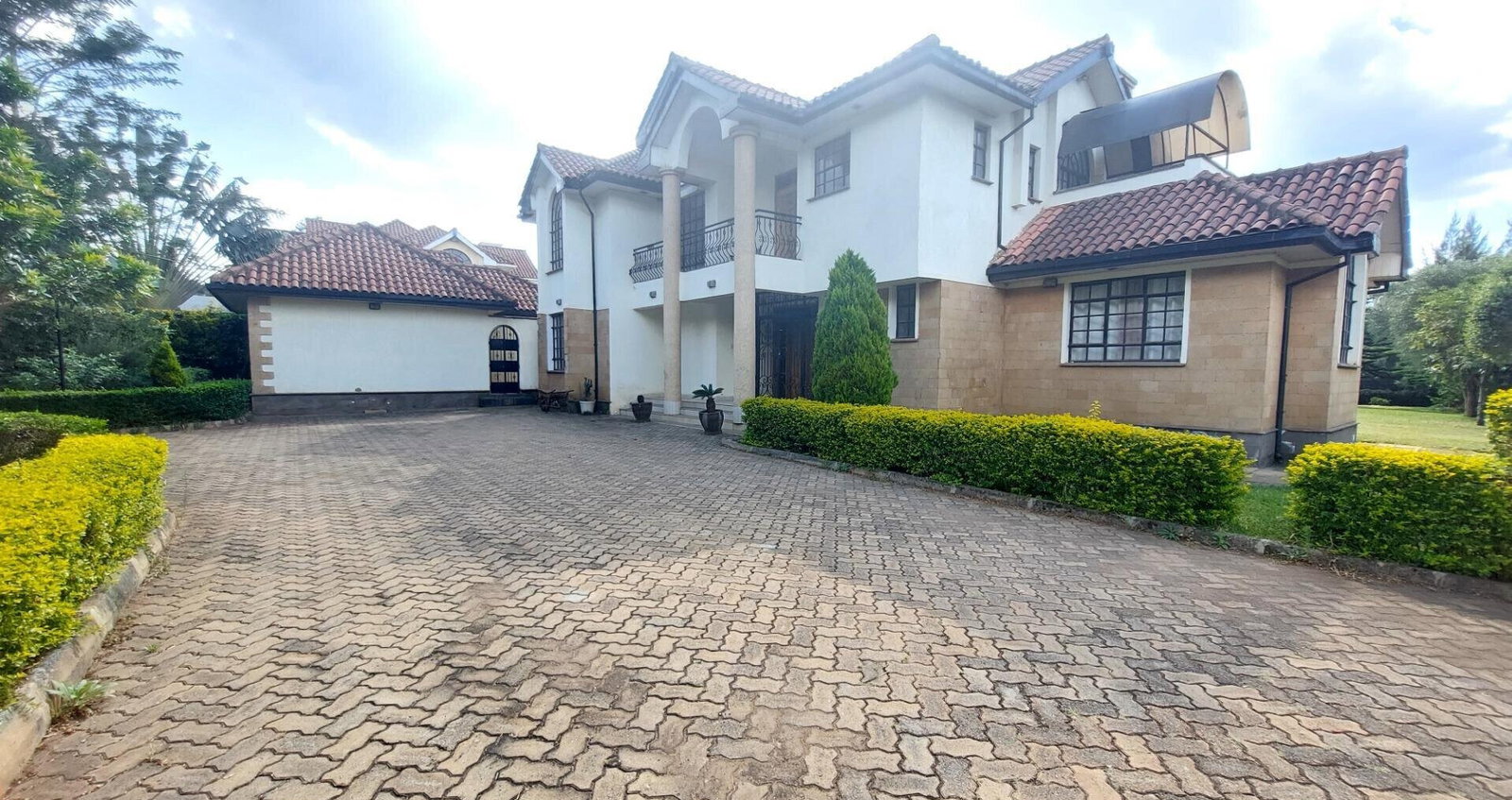 4-Ensuite Villa with Jacuzzi & DSQ on Half-Acre – Karen