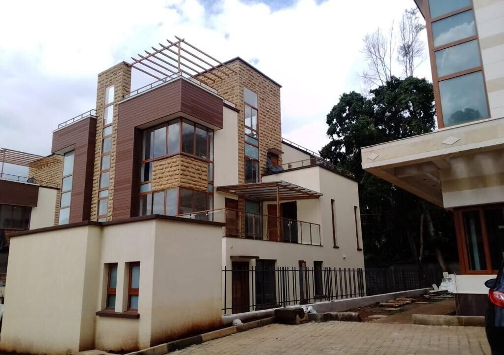 3-Level 5-Ensuite Townhouse with DSQ & Private Garden - Lavington