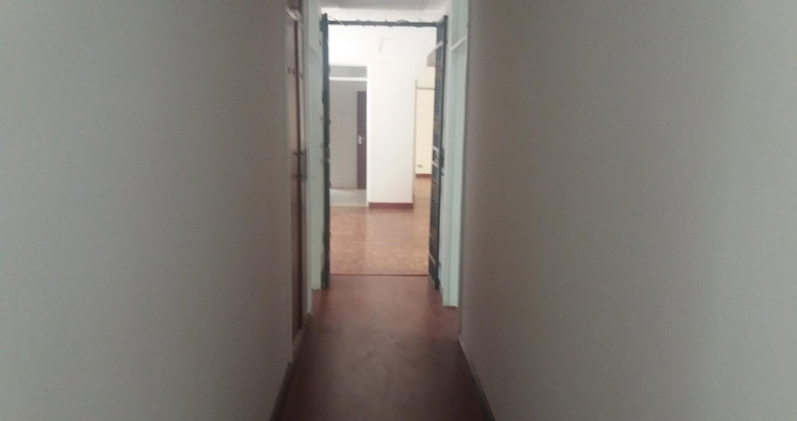5-Ensuite Riverside Townhouse with Fireplace & Solar - Westlands