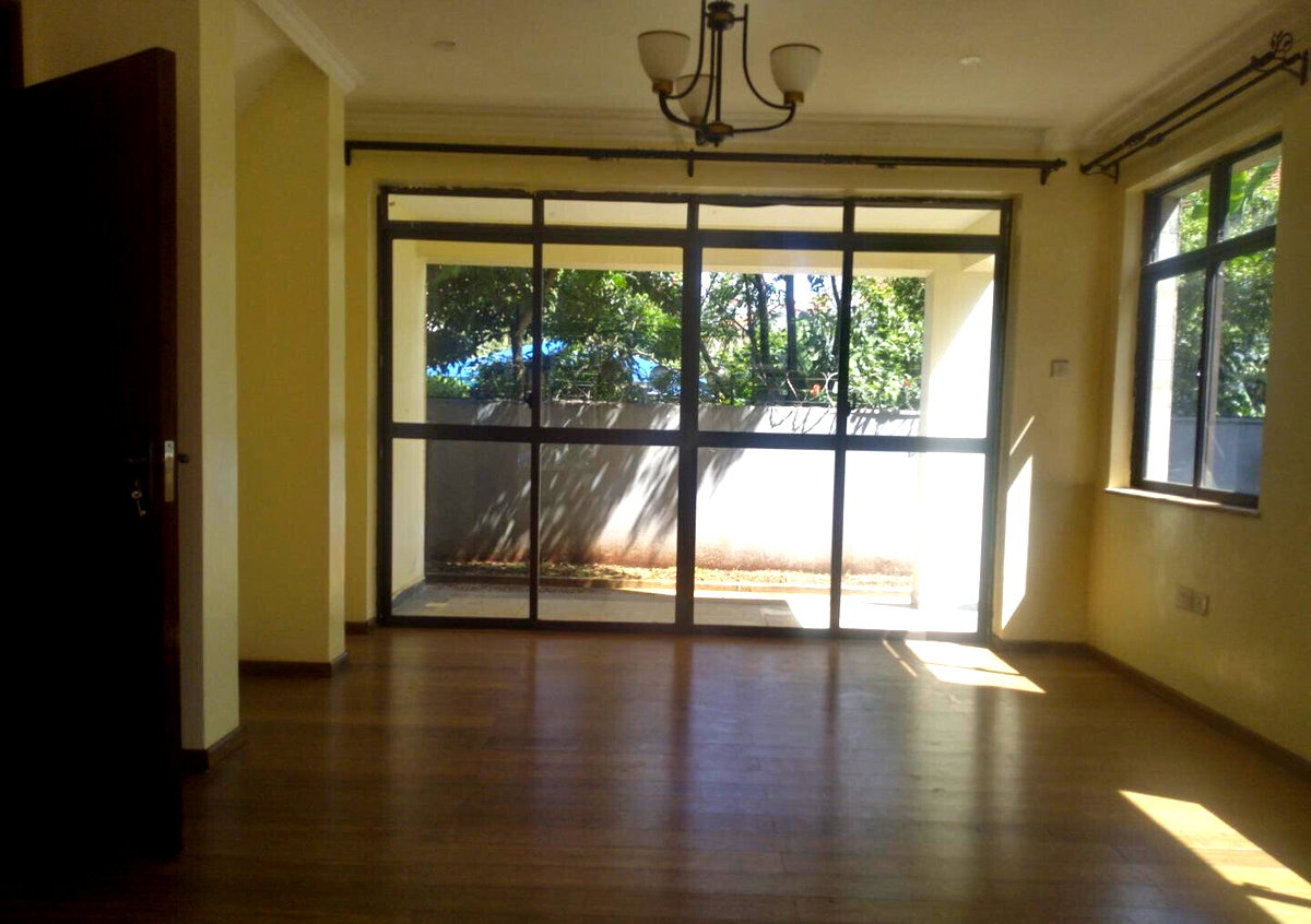 5BR Townhouse with DSQ & Landscaped Gardens - Lavington