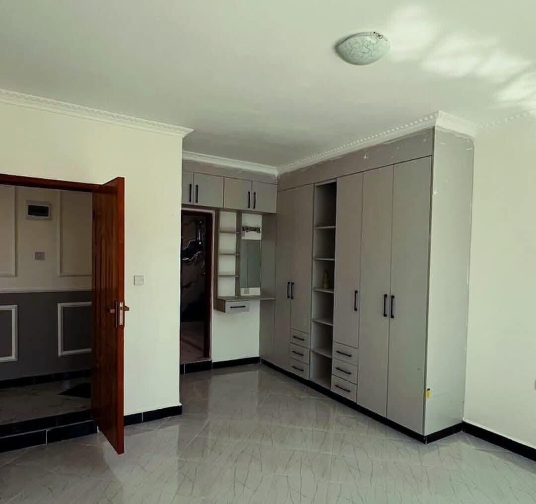 4BR Townhouse with Hidden Roof & Clean Title - Rimpa, Rongai