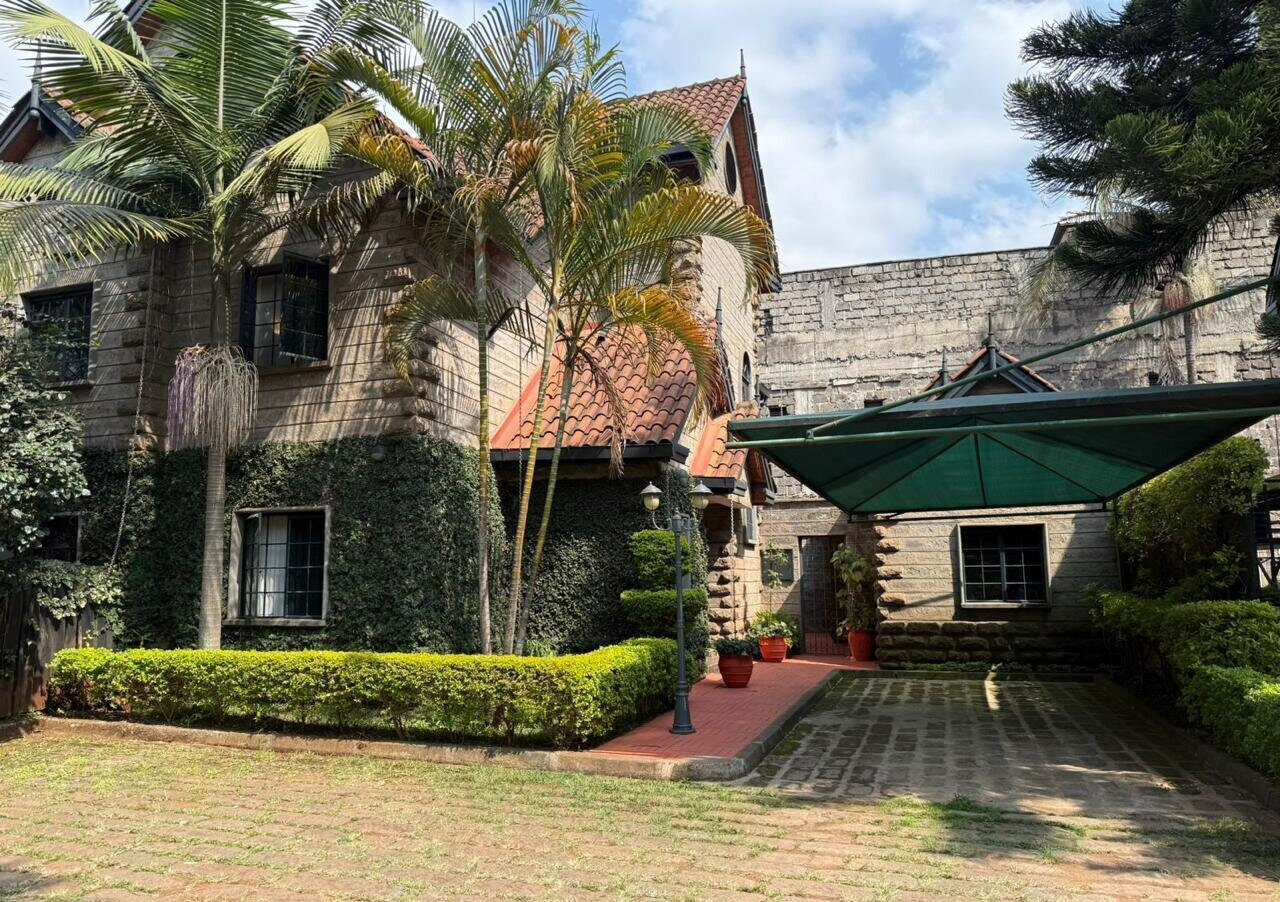Triple-Storey Corner Townhouse with 999-Year Lease - Kileleshwa