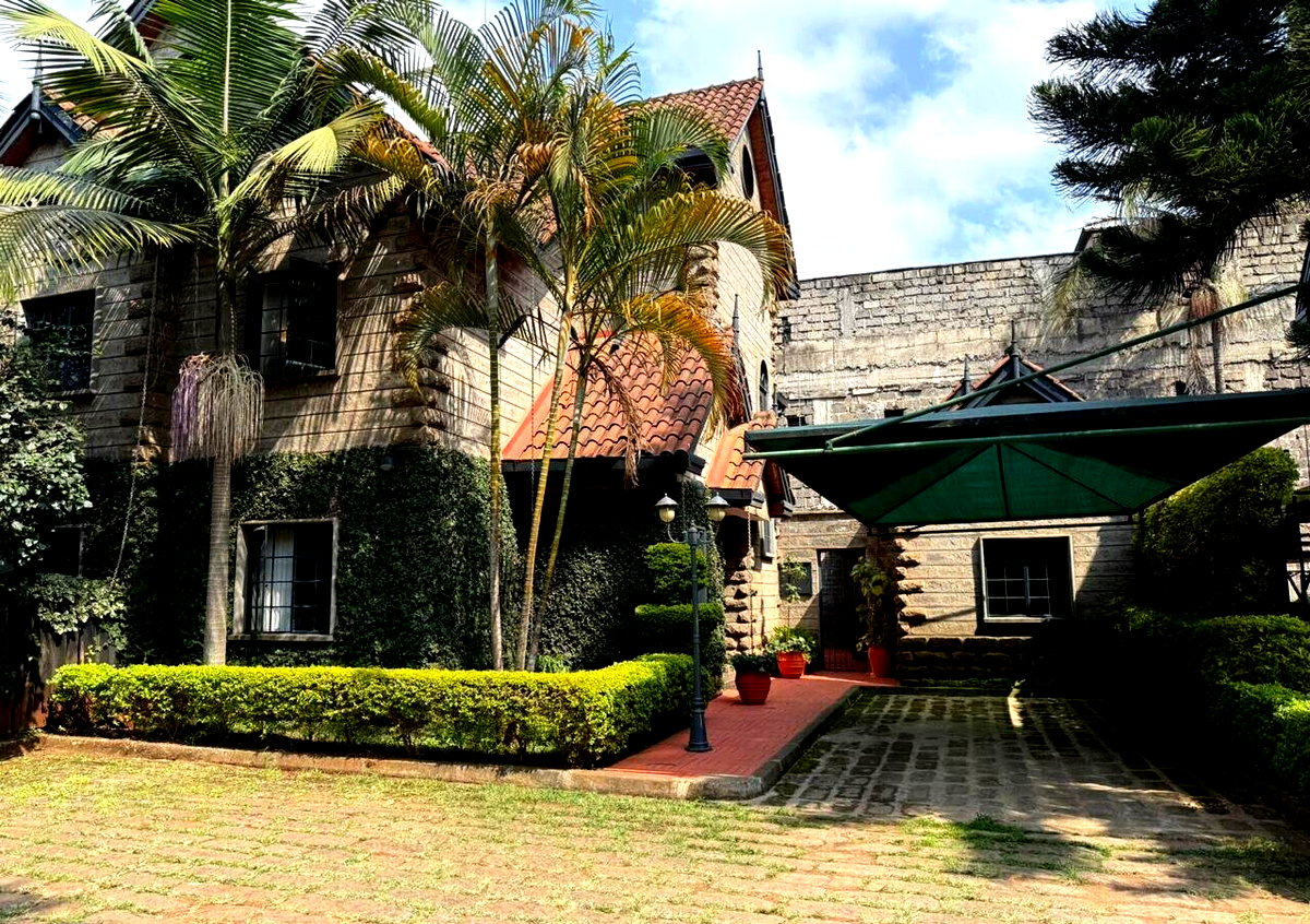Triple-Storey Corner Townhouse with 999-Year Lease - Kileleshwa