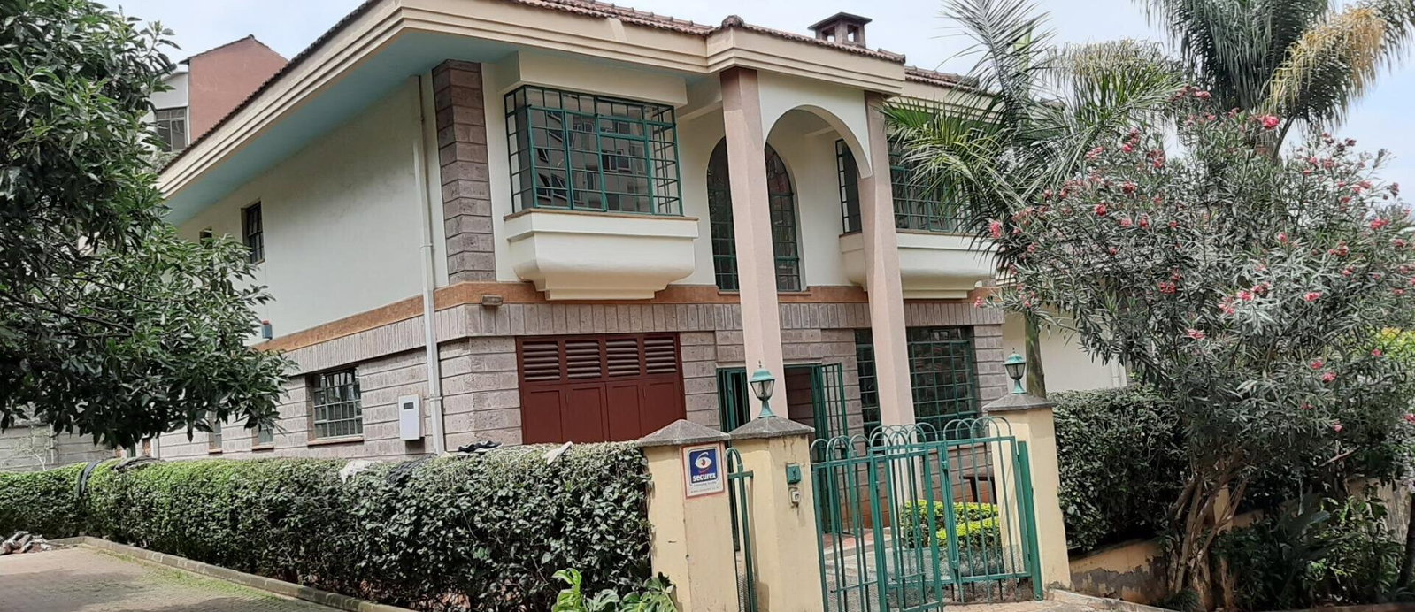 4-Ensuite Townhouse with Fireplace & DSQ - Westlands