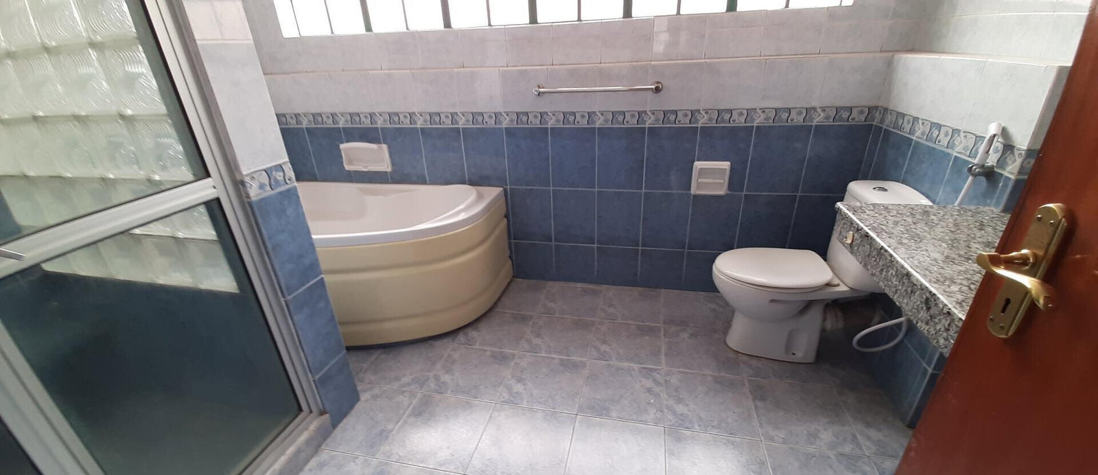 4-Ensuite Townhouse with Fireplace & DSQ - Westlands