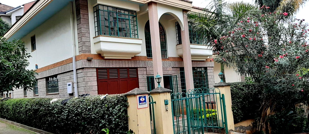 4-Ensuite Townhouse with Fireplace & DSQ - Westlands