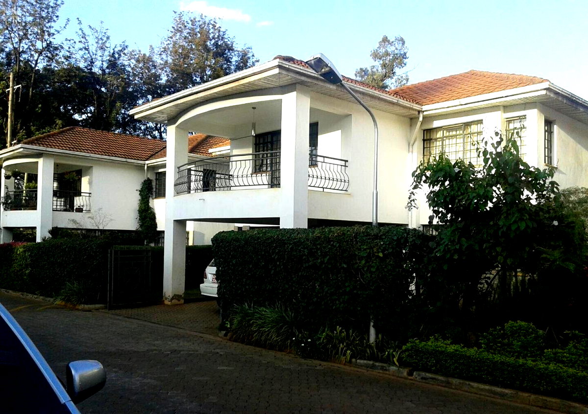 4BR Townhouse with Flat Garden & Fireplace - Brookside, Westlands