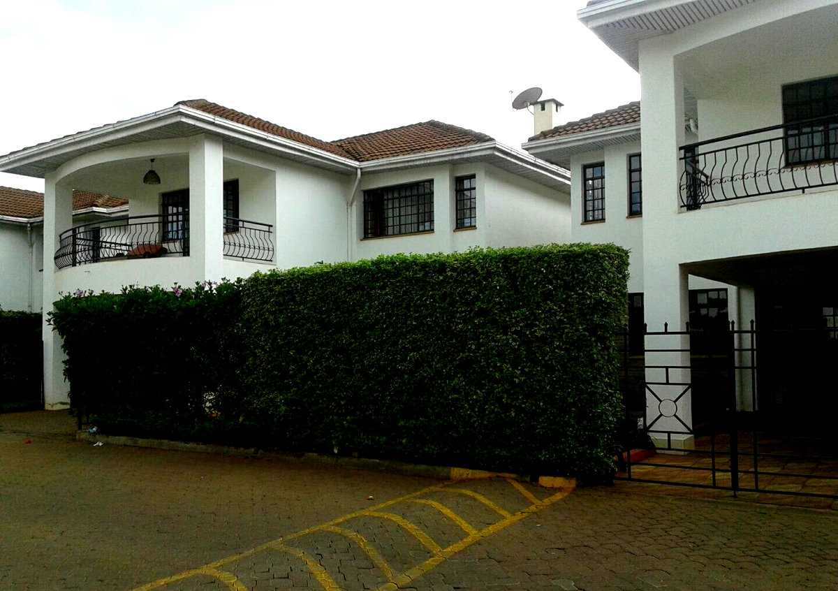 4BR Townhouse with Flat Garden & Fireplace - Brookside, Westlands