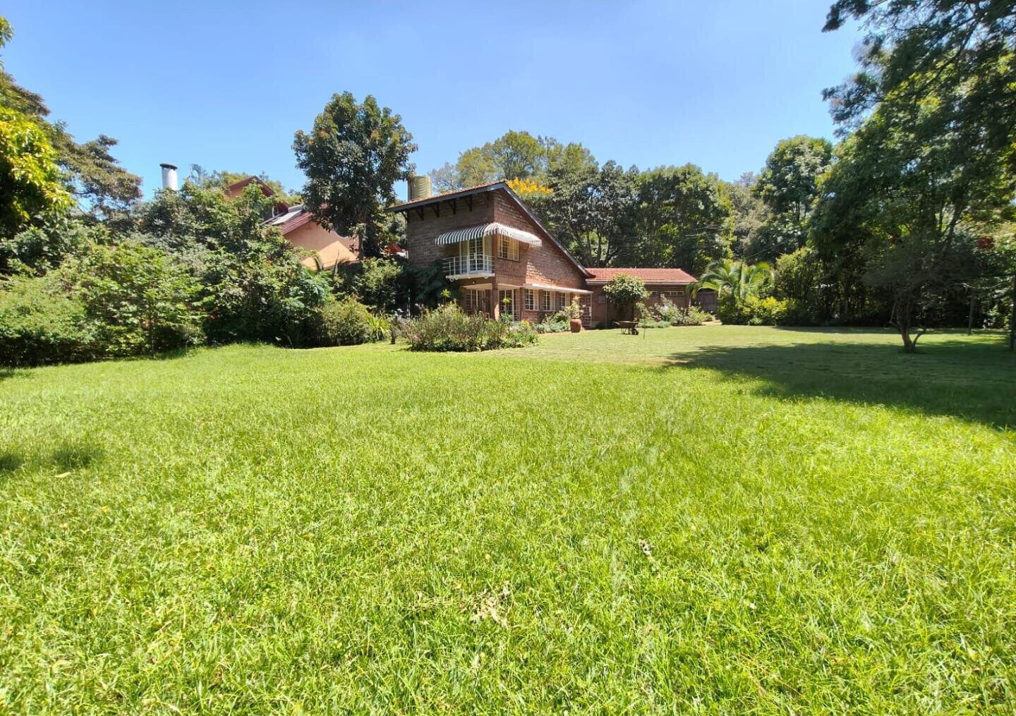 4BR Garden Home with Parking