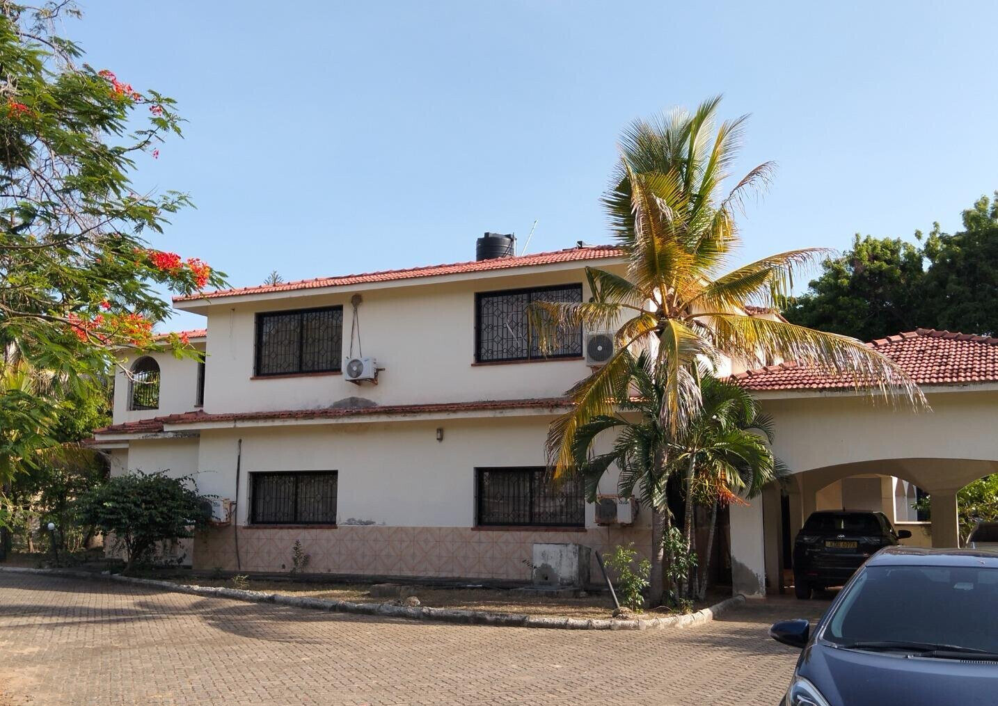 2-Acre Swahili-Contemporary Maisonette with Pool - Old Nyali