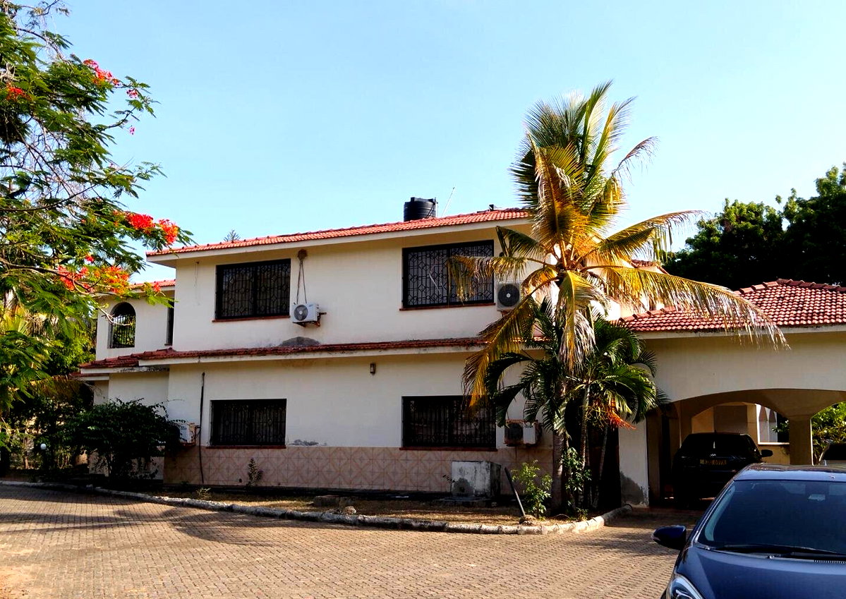 2-Acre Swahili-Contemporary Maisonette with Pool - Old Nyali