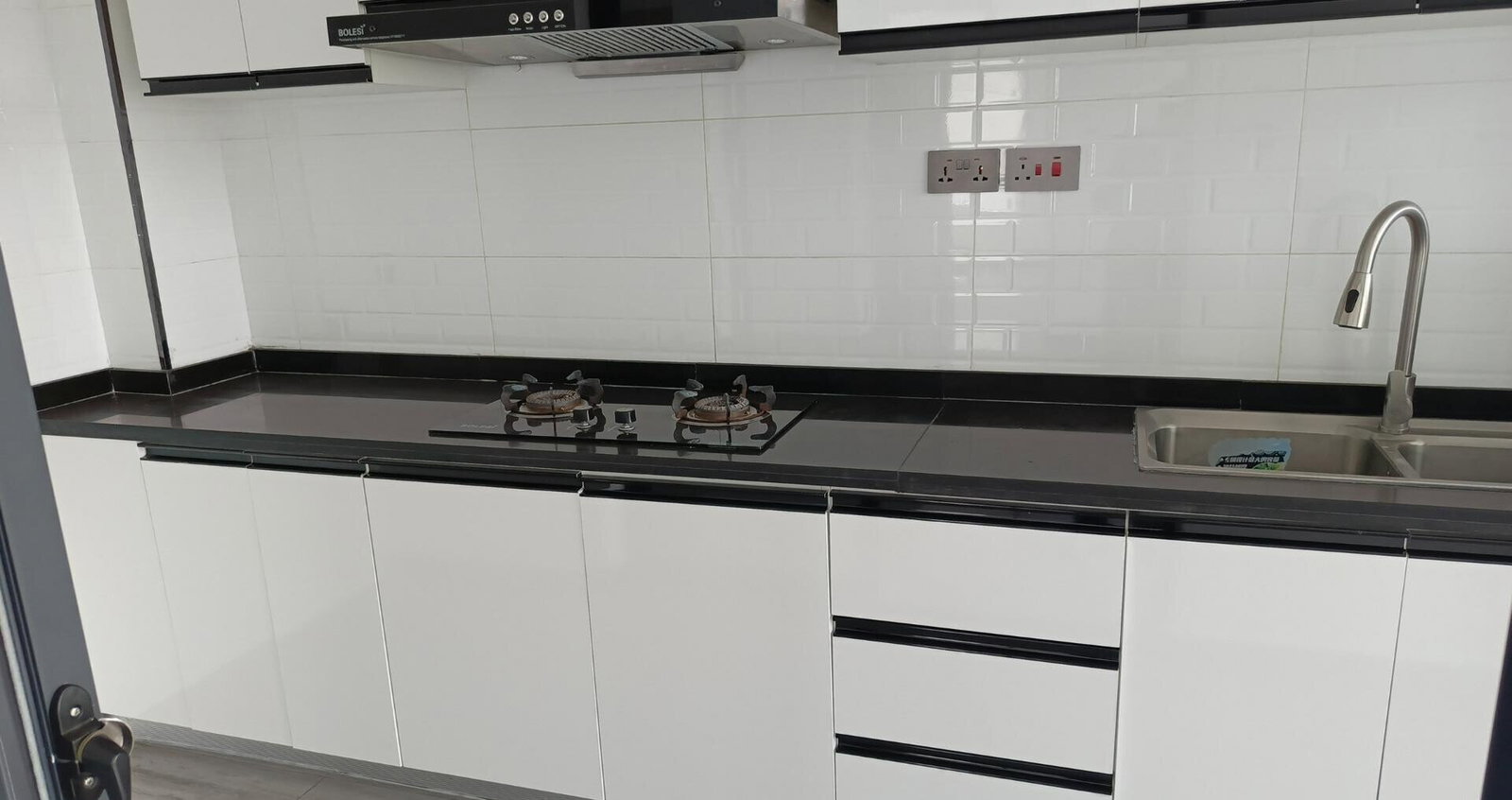 2BR on Agwings Kodhek Road with Pool & Generator - Kilimani