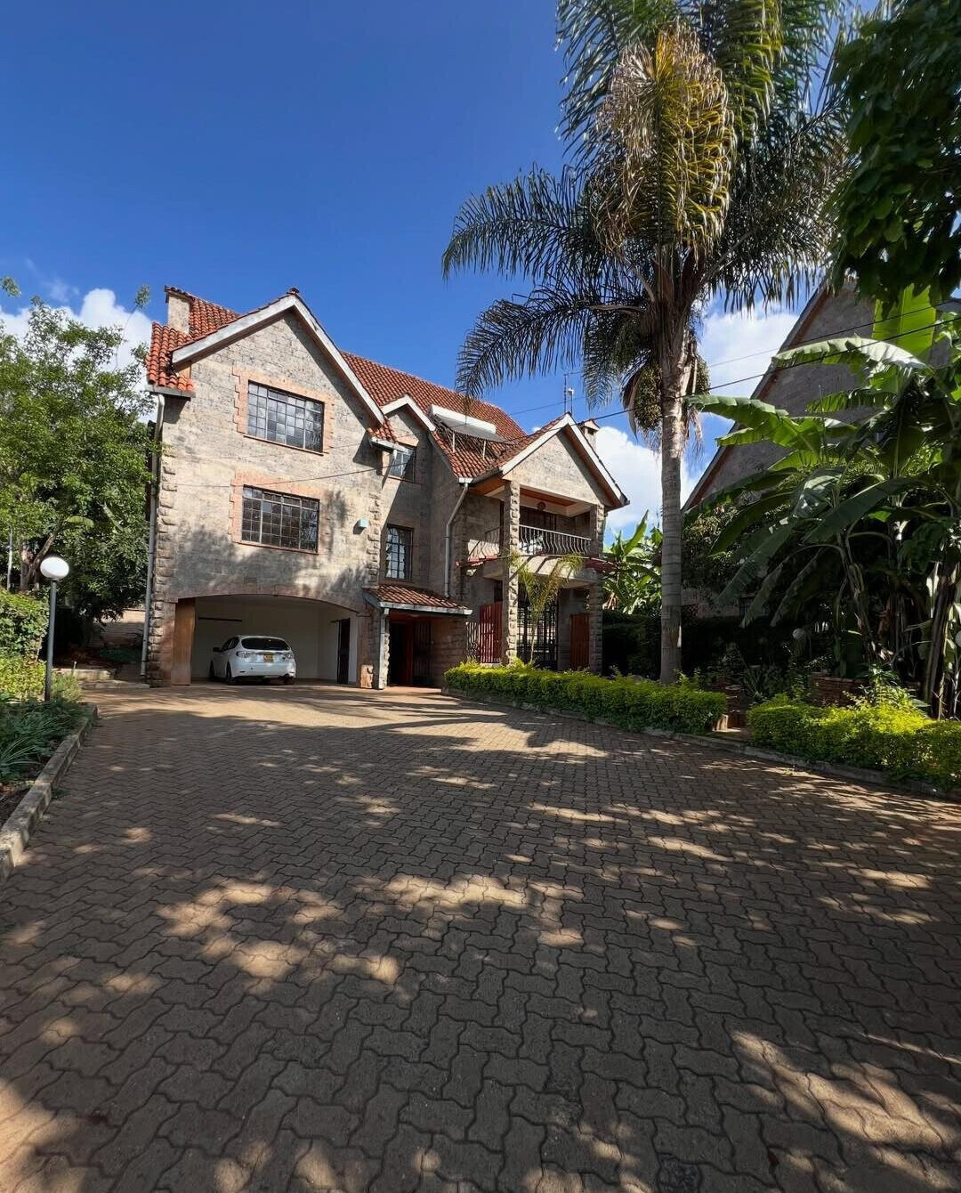 5-Ensuite Townhouse with Fireplaces & DSQs - Lavington