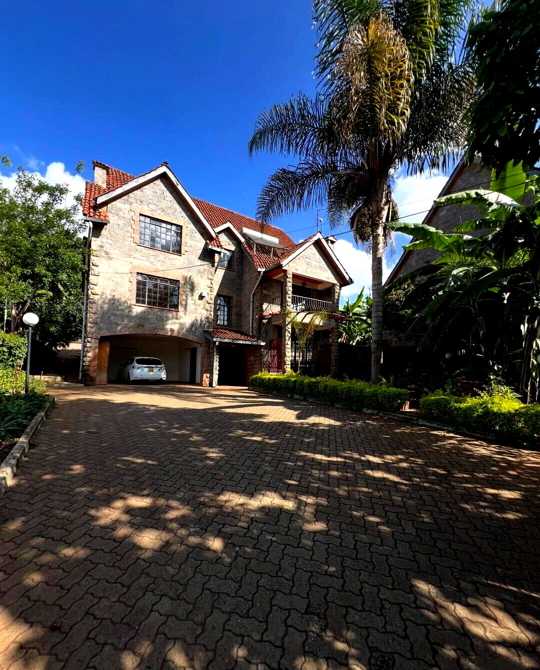 5-Ensuite Townhouse with Fireplaces & DSQs - Lavington