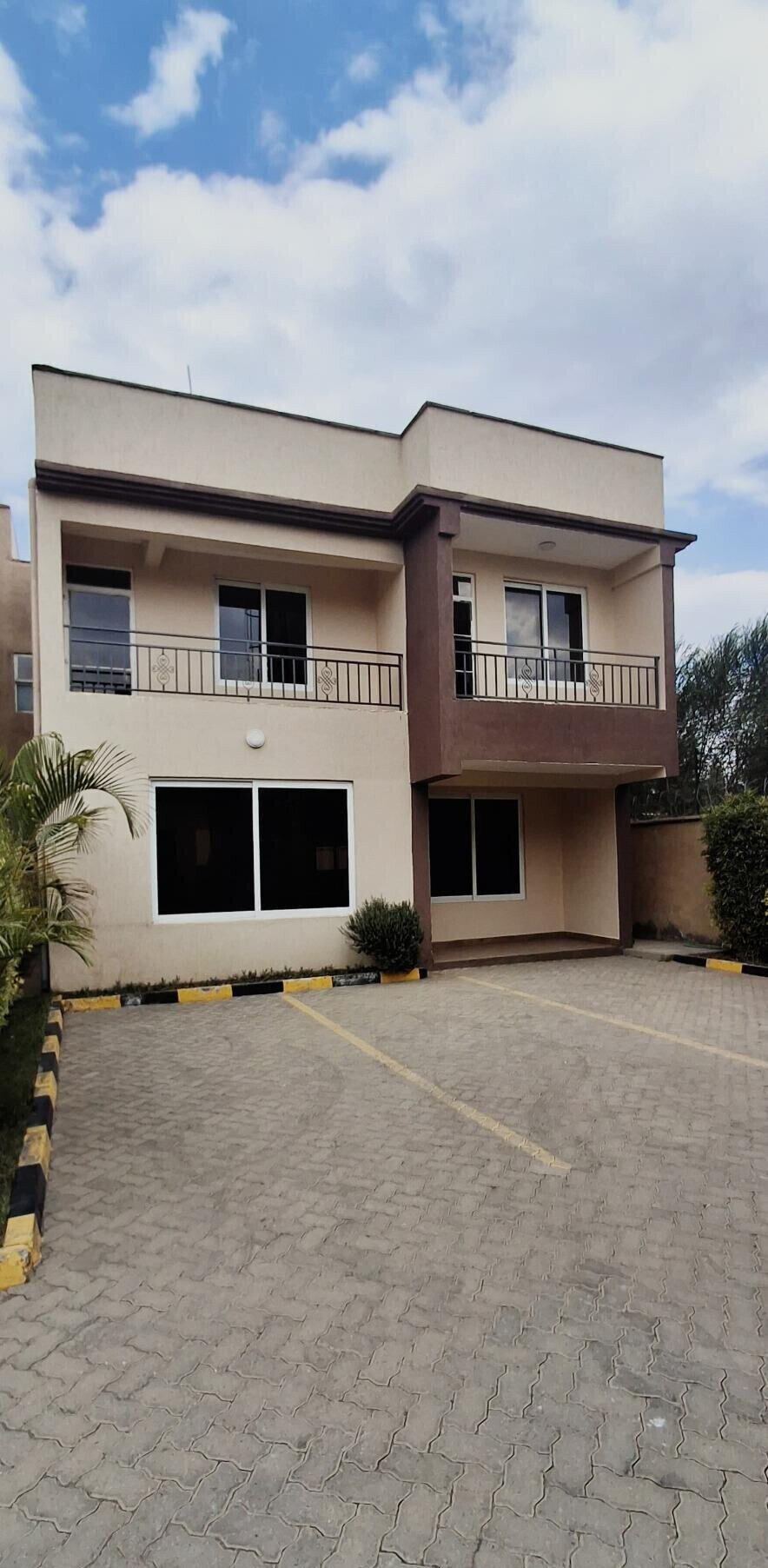 Flat-Roof Duplex with Rooftop Terrace & Solar - Syokimau