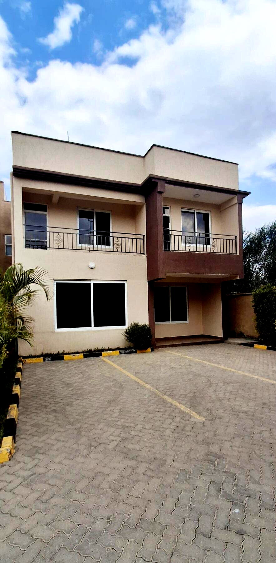 Flat-Roof Duplex with Rooftop Terrace & Solar - Syokimau