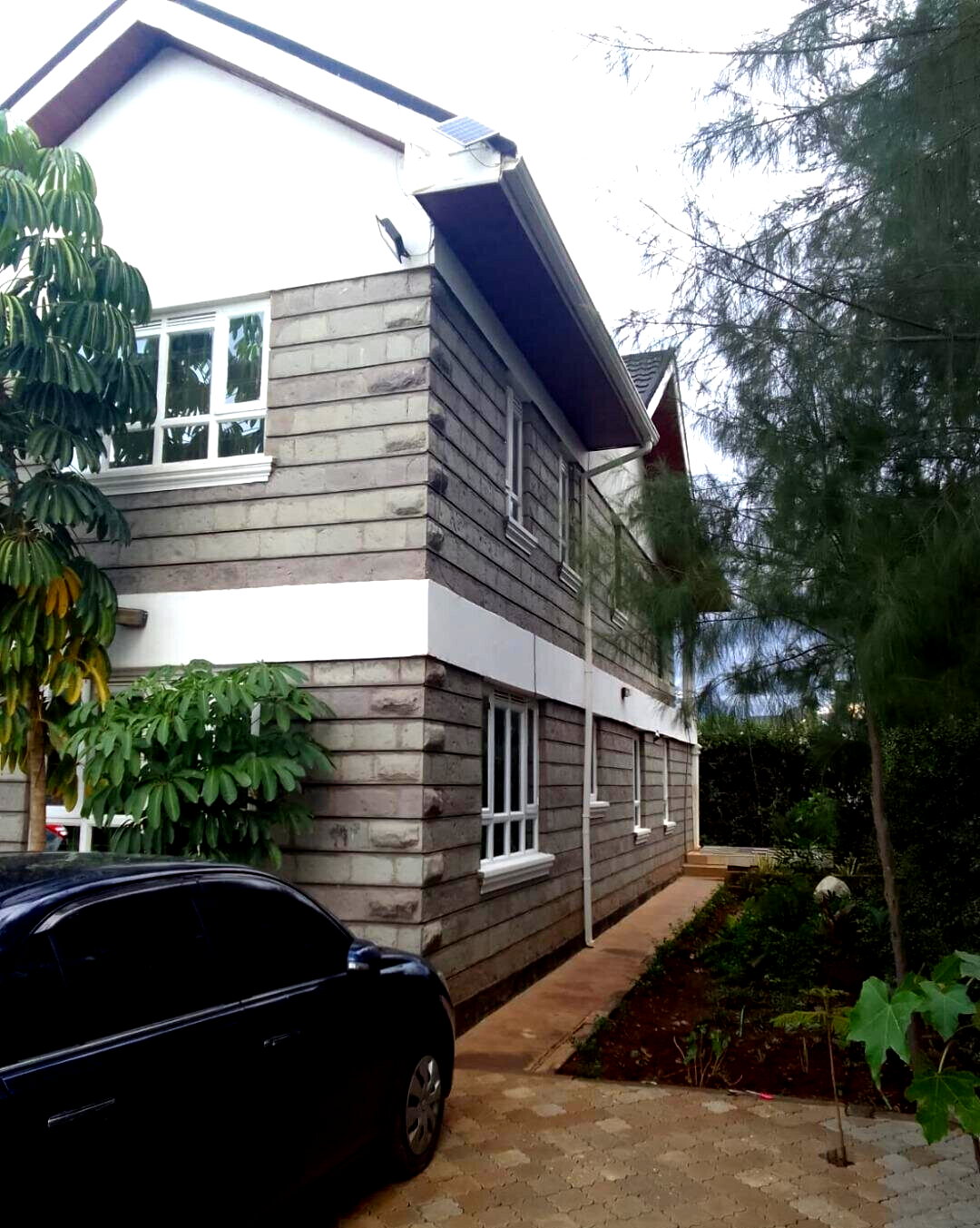 Quarter-Acre 5BR Townhouse with Private Garden - Syokimau