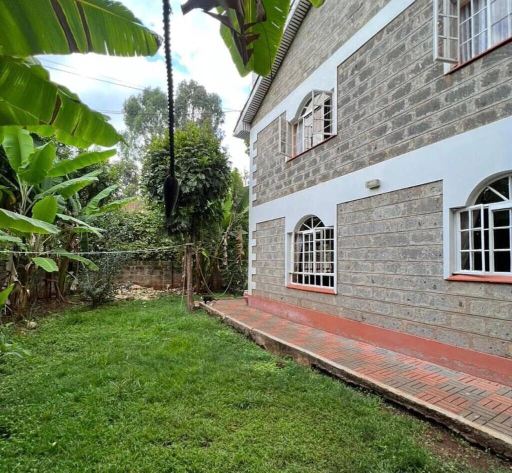 4-Ensuite Townhouse with Private Compound - Lavington
