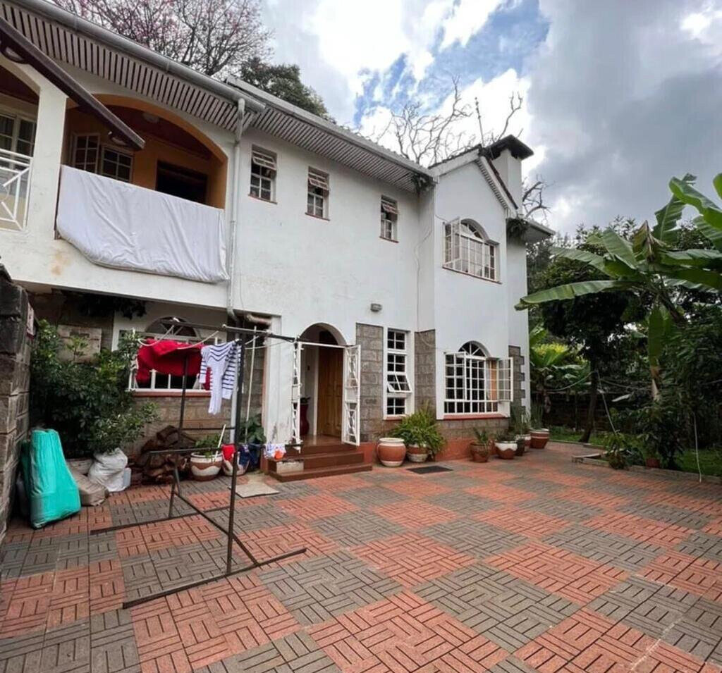 4-Ensuite Townhouse with Private Compound - Lavington