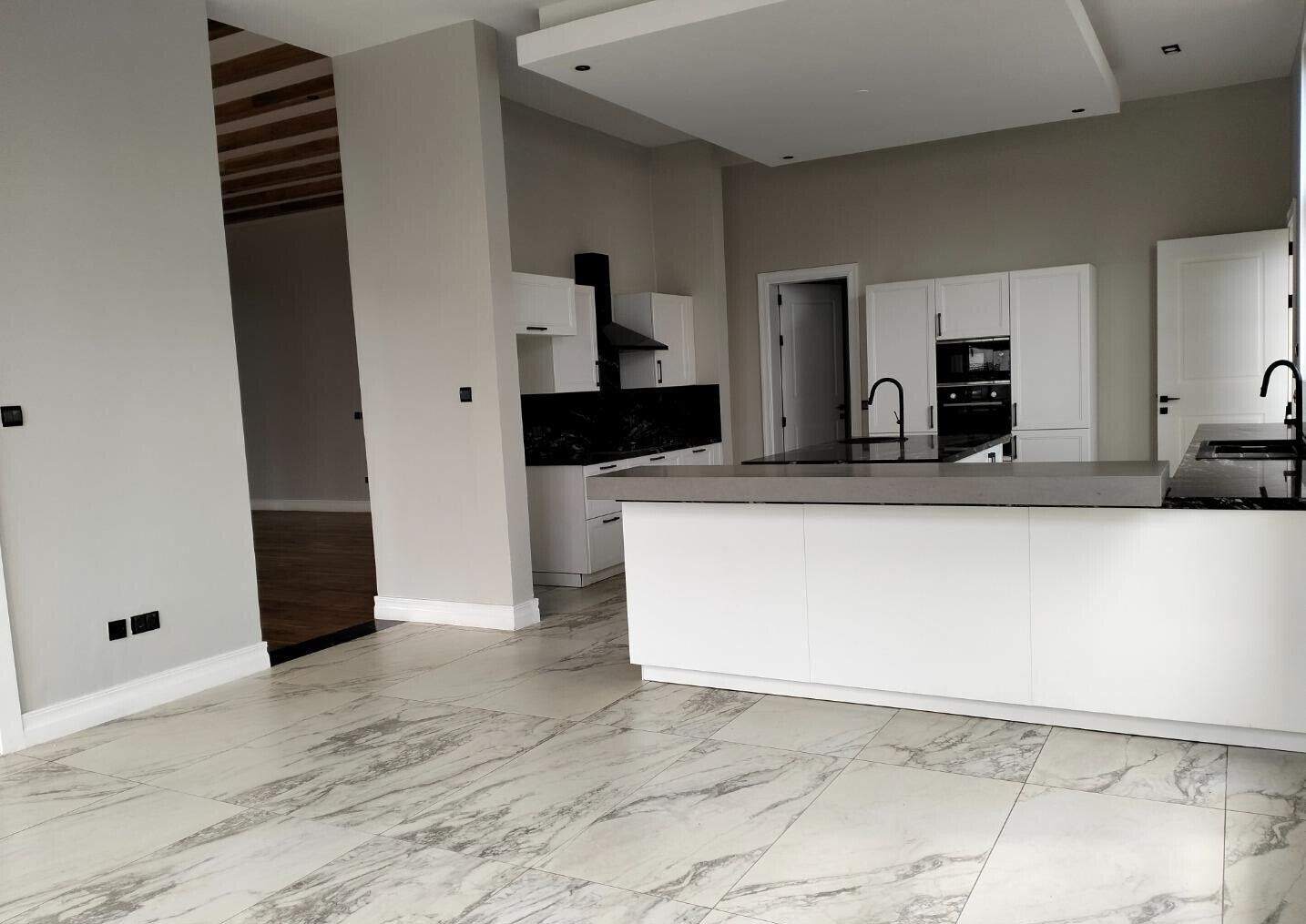 Newly Built 4BR Townhouse with Heated Pool & Gym - Loresho