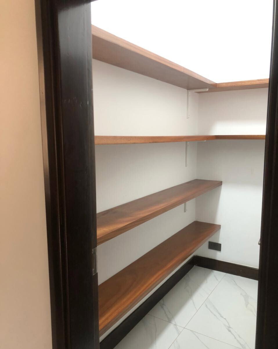 5-Ensuite Townhouse with Lift & Theatre Room - Spring Valley