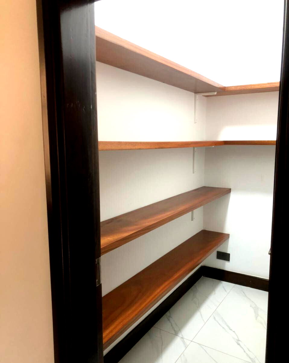 5-Ensuite Townhouse with Lift & Theatre Room - Spring Valley
