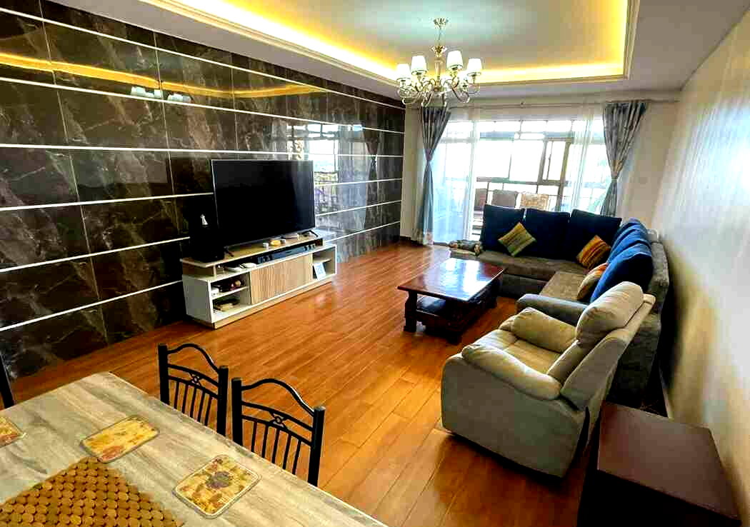 Penthouse 2BR+DSQ with Pool & Gym - Kilimani