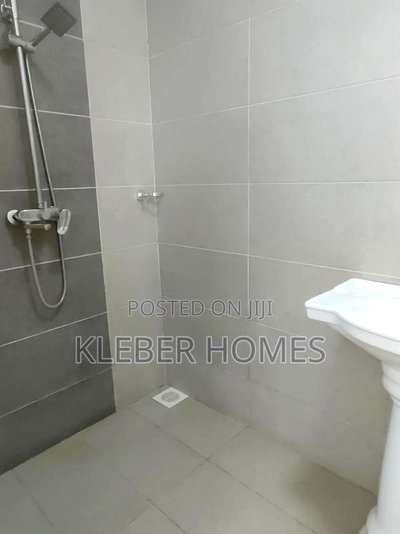 3bdrm Apartment in Uthiru for sale - Image 8