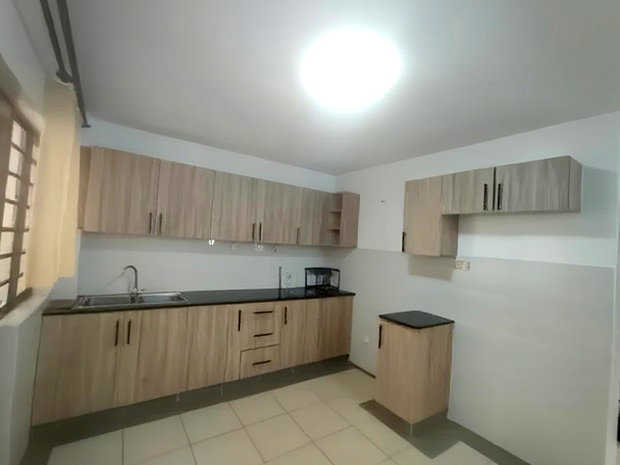 3bdrm Apartment in Uthiru for sale