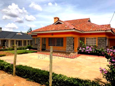 3bdrm Bungalow in Blossom Elgonview for sale - Image 2