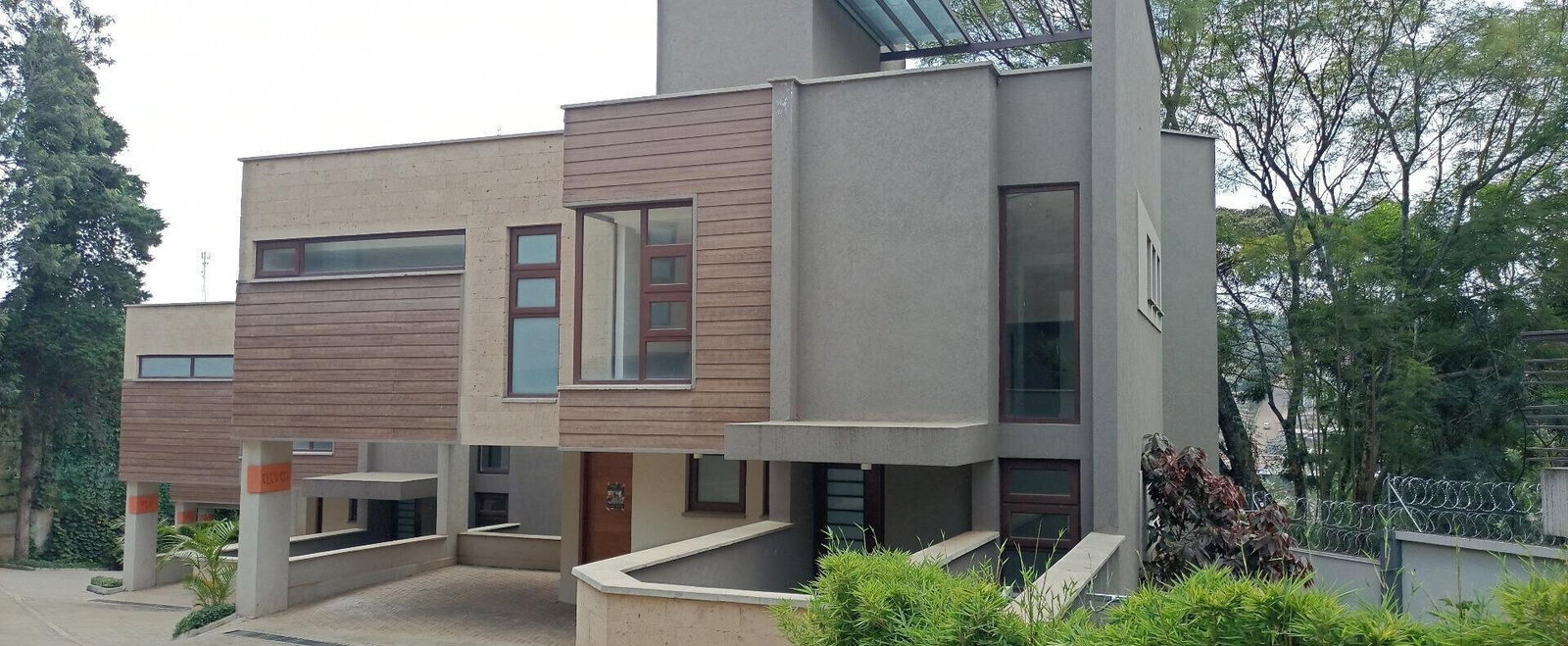 12-Unit Boutique Villa with Private Garden & Roof Terrace - Lavington