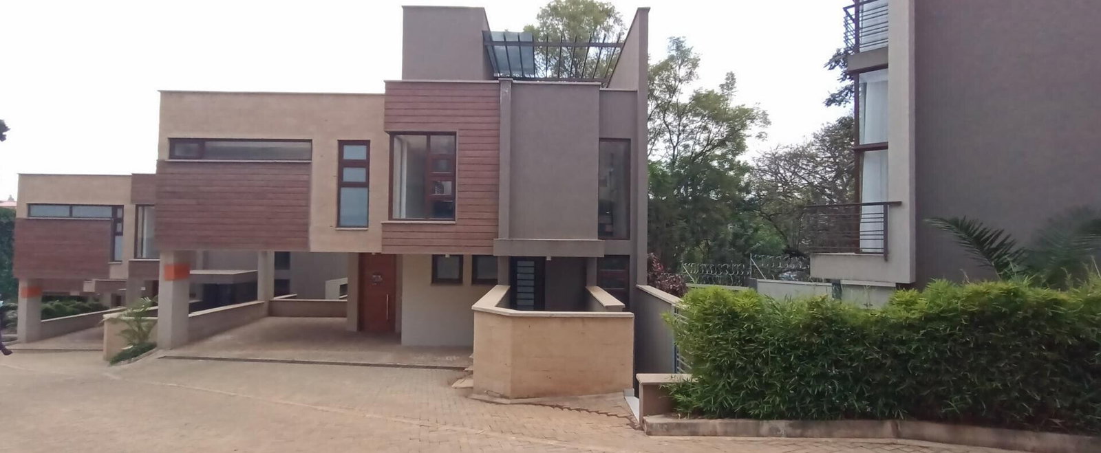 12-Unit Boutique Villa with Private Garden & Roof Terrace - Lavington