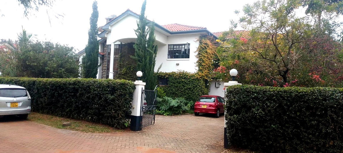 4-Bed Townhouse with Expansive Garden & DSQ – Karen