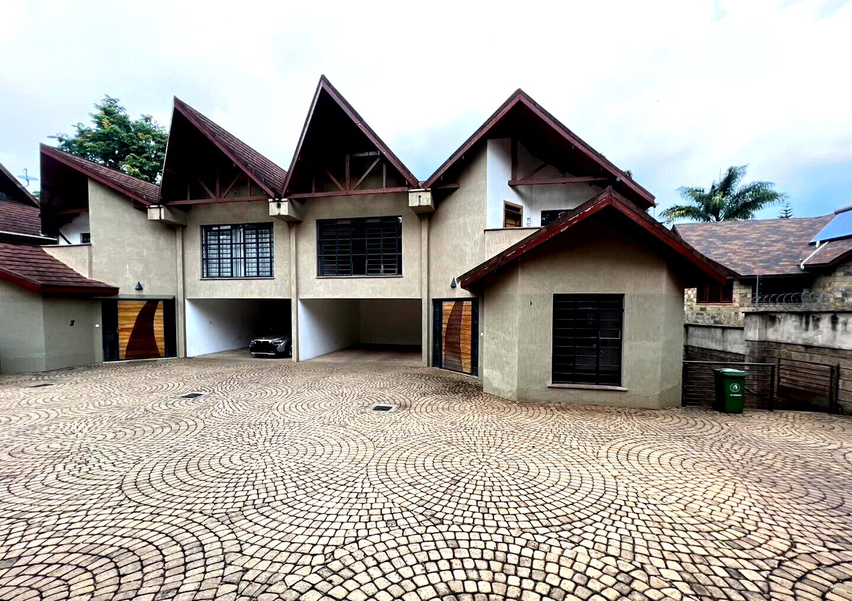4BR Townhouse with Private Garden & Family Room - Lavington Gated