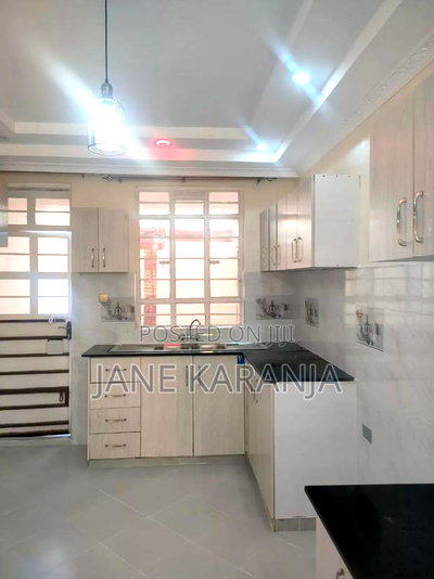 5bdrm Mansion in Membley for sale - Image 3