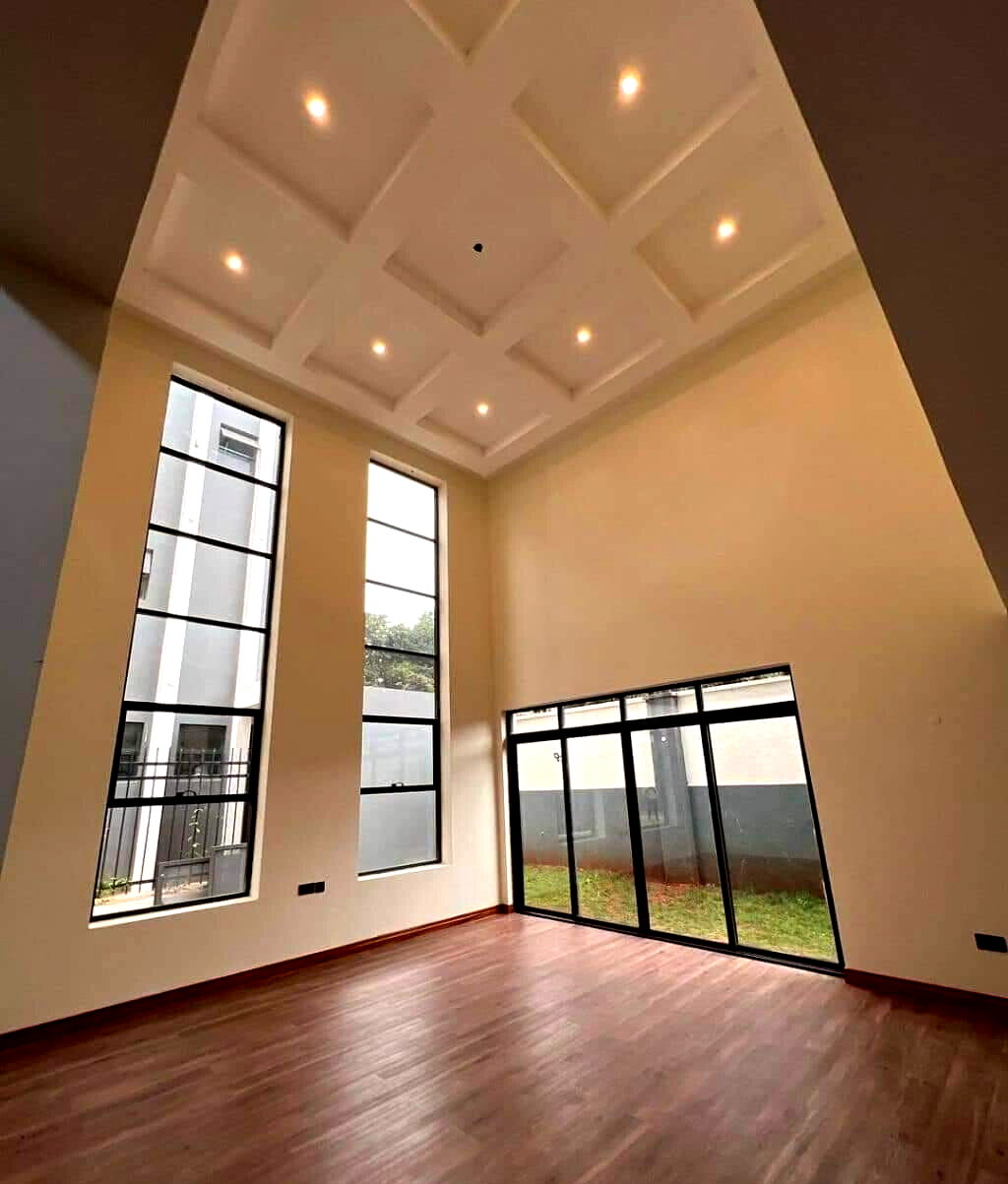 4-Ensuite Townhouse with Rooftop Terrace & Family Room - Lavington