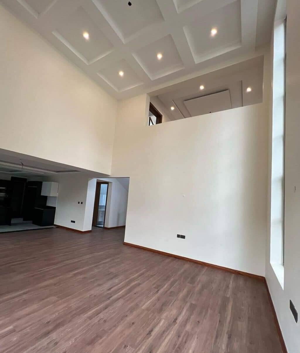 4-Ensuite Townhouse with Rooftop Terrace & Family Room - Lavington