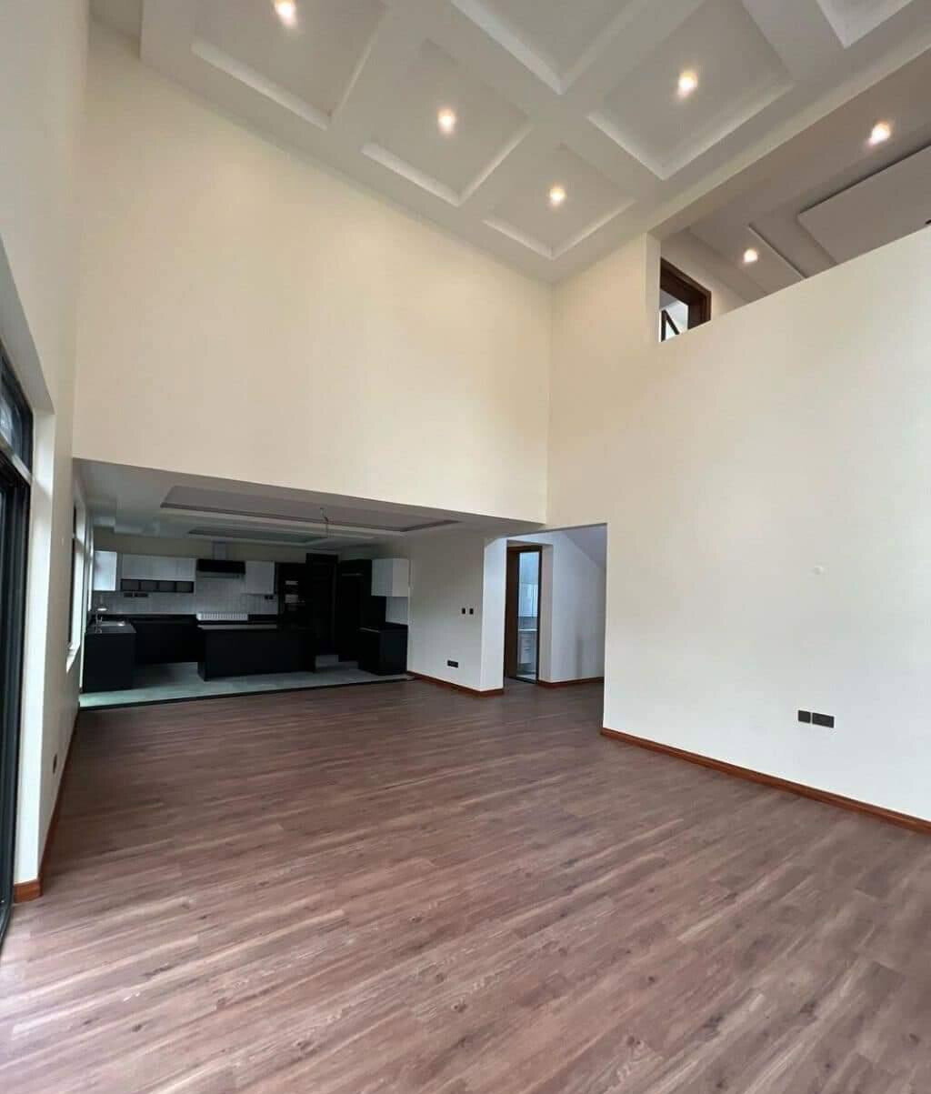 4-Ensuite Townhouse with Rooftop Terrace & Family Room - Lavington