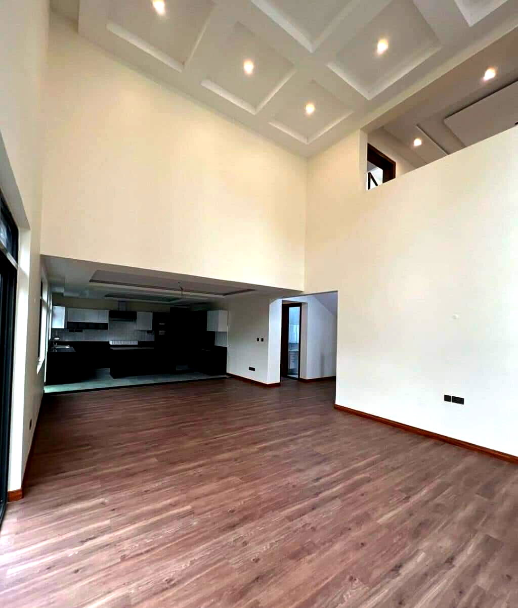 4-Ensuite Townhouse with Rooftop Terrace & Family Room - Lavington